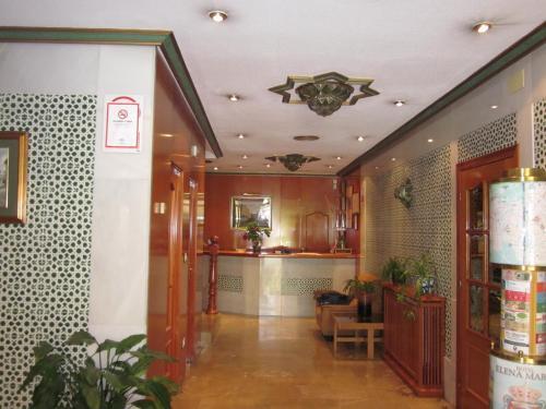 Hotel Elena Mar�a