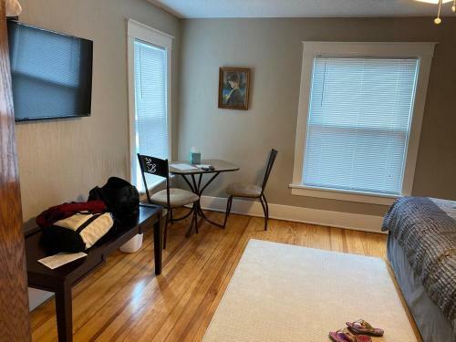 Bed & Breakfast Grayhouse Inn