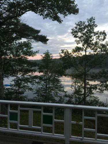Lake Side Oasis