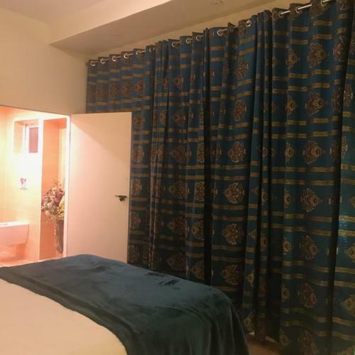 Room &bath