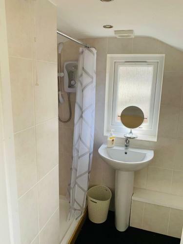 Hostal Nevis Rooms - Self Check In