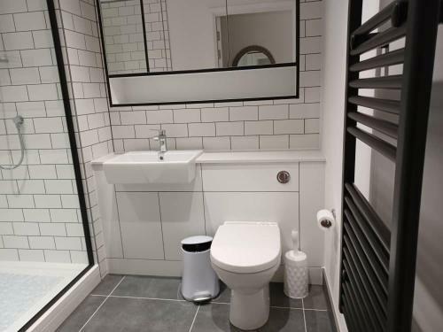 1 Bed East Drive Apartment