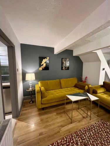 Stylish Uphill Townhouse