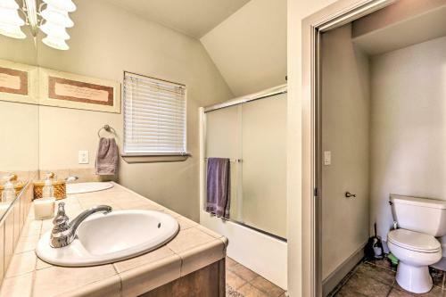 Family-friendly Bend Home With Hot Tub And Yard!