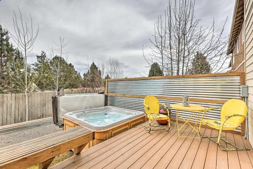 Family-friendly Bend Home With Hot Tub And Yard!