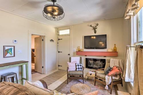 Cozy Lead Home With Gold Mine And Mountain Views!