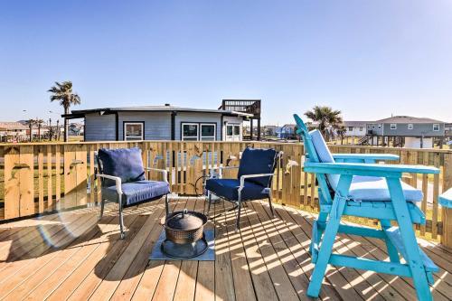 Surfside Escape With Deck About 1 Block To Beach!
