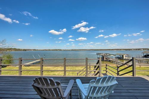 Modern Malakoff Escape With Panoramic Lake View