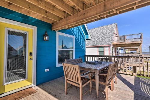 Sun-soaked Texas Getaway With Multiple Decks!