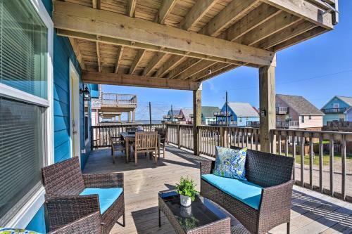 Sun-soaked Texas Getaway With Multiple Decks!