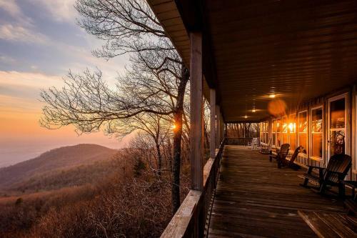 Hillsville Home On The Blue Ridge Parkway!