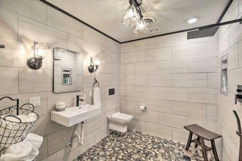 Cozy Damascus Cottage With Outdoor Amenities