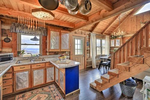 Apartamento Scenic, Authentic Cabin With Sweeping Mtn Views
