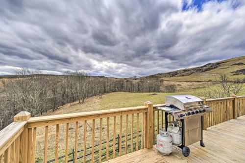 Apartamento Scenic, Authentic Cabin With Sweeping Mtn Views