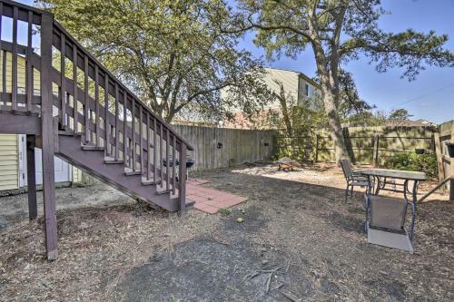 Norfolk Home With Private Yard - Walk To Beach!