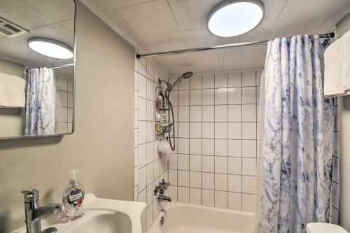 Inviting Bremerton Home Near Hiking And History