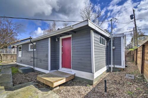 Inviting Bremerton Home Near Hiking And History
