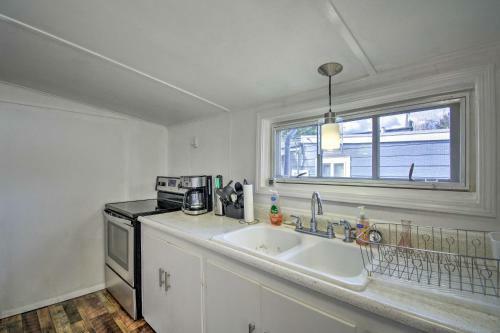 Inviting Bremerton Home Near Hiking And History