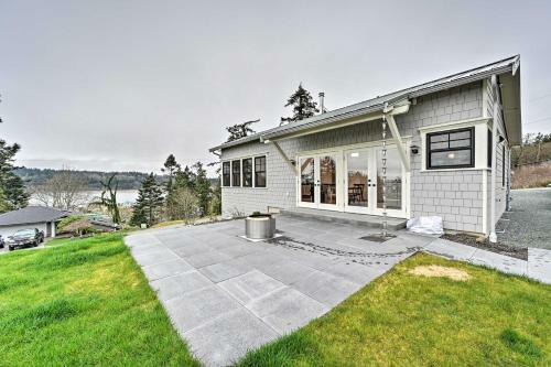 Scenic Bay-view Cottage Private Beach Access