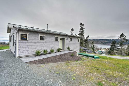 Scenic Bay-view Cottage Private Beach Access