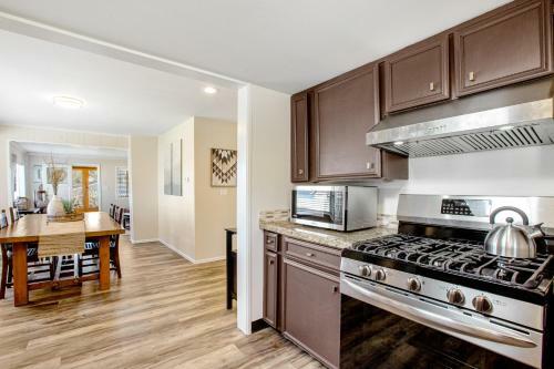 Captain's Quarters