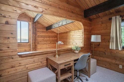 Oceanfront Retreat Mount Rainierking Bedgames