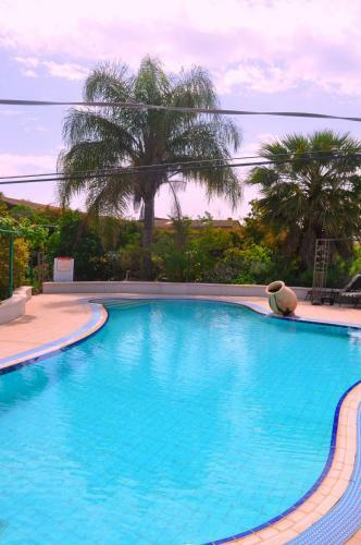 Hostal Dormitory Shavit