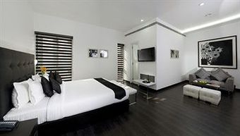 Hotel Sapphire Suites