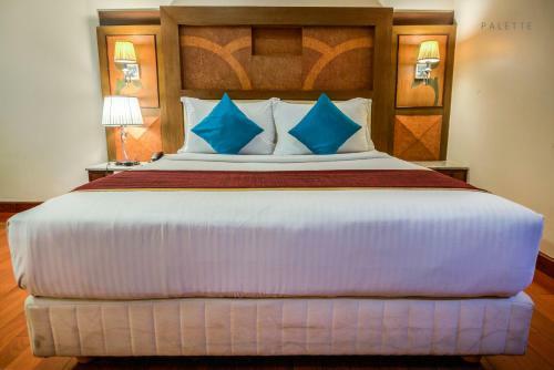 Golden Metro Hotel