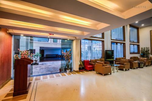 Golden Metro Hotel