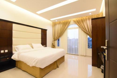 Golden White Hotel