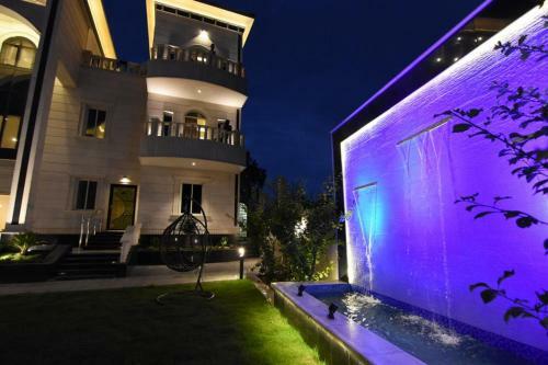 Golden White Hotel