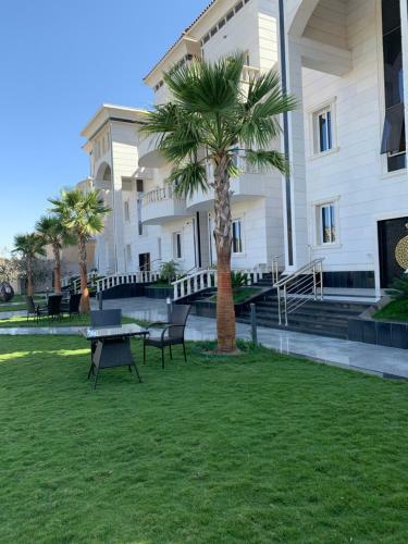 Golden White Hotel
