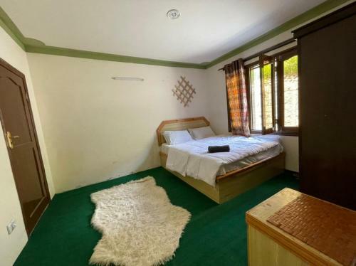 Hostal Halga Guest House