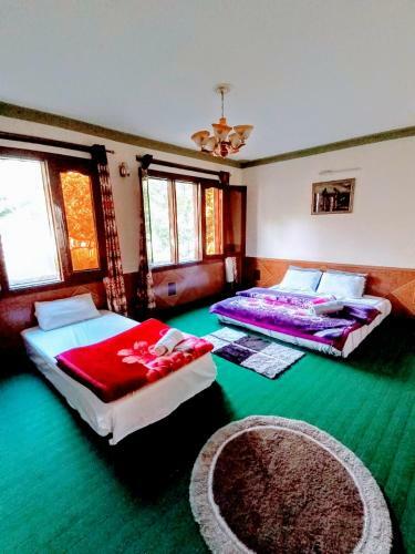 Hostal Halga Guest House