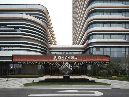 Sunstone Plaza Hotel