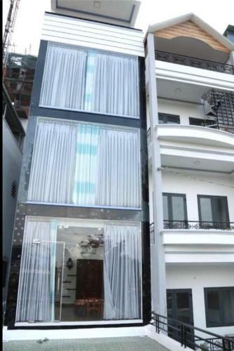 Hotel 80 L� L?i