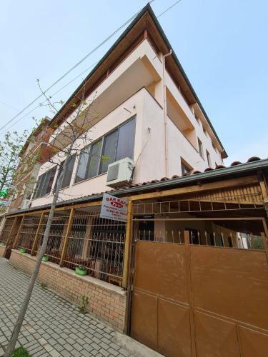 Hotel Bar Kafe Pjetri