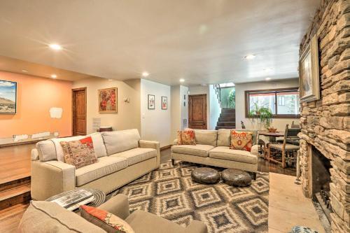 Peaceful Haven With Deck And Golf Course View!