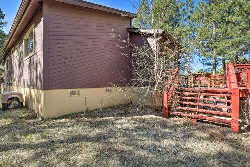 Peaceful Haven With Deck And Golf Course View!