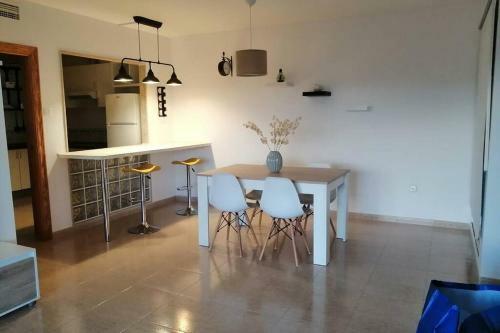 Apartamento Con Piscina A Pocos Minutos Del Mar