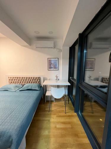 S&m Apartment