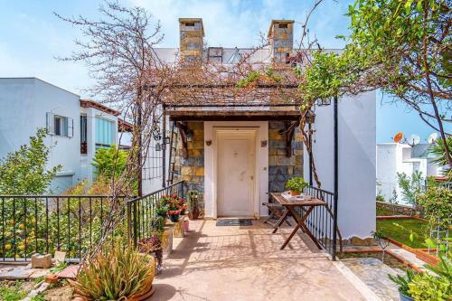 3 Br Villa With A Lovely Garden Gundog?an