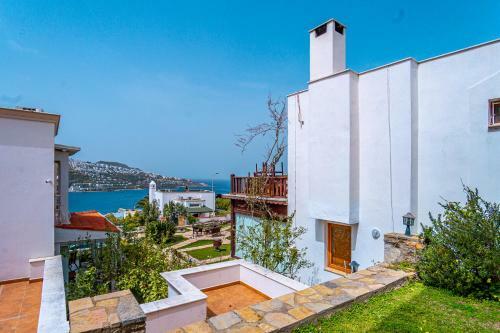 3 Br Villa With A Lovely Garden Gundog?an