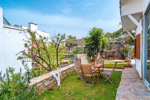 3 Br Villa With A Lovely Garden Gundog?an