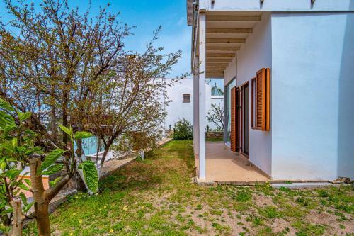 3 Br Villa With A Lovely Garden Gundog?an