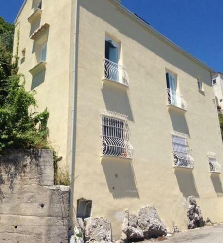 Bed & Breakfast Guest House Mal�