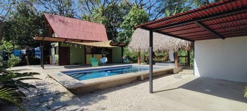 Cute Pool House Close To Beaches