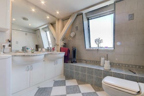 Two-bedroom Apartment Ljubljana Erjavceva