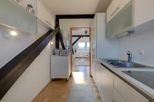 Two-bedroom Apartment Ljubljana Erjavceva